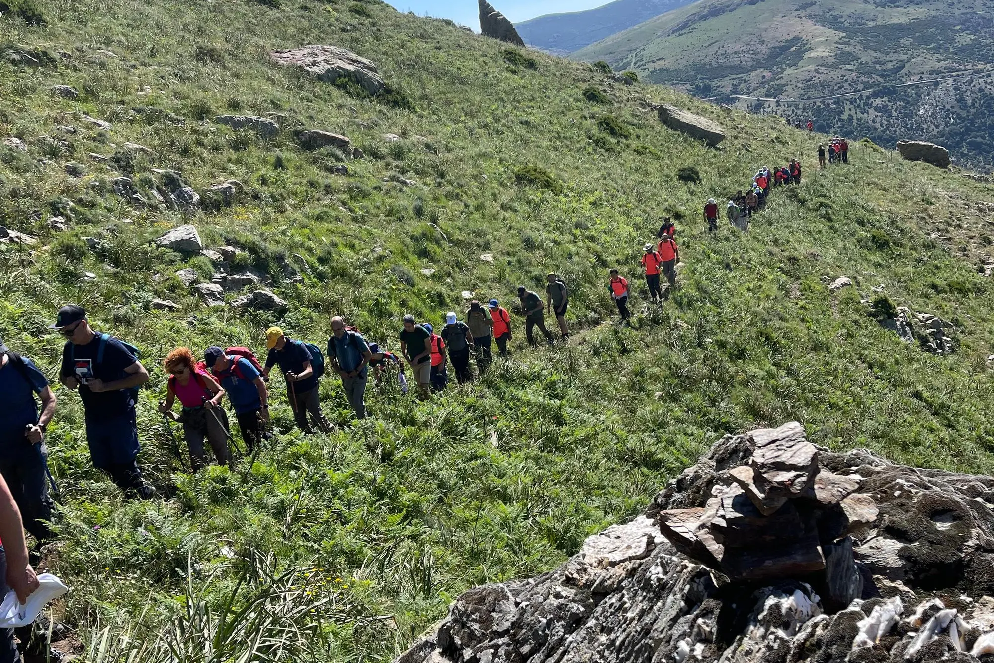 Un'escursione guidata sui monti della Sardegna