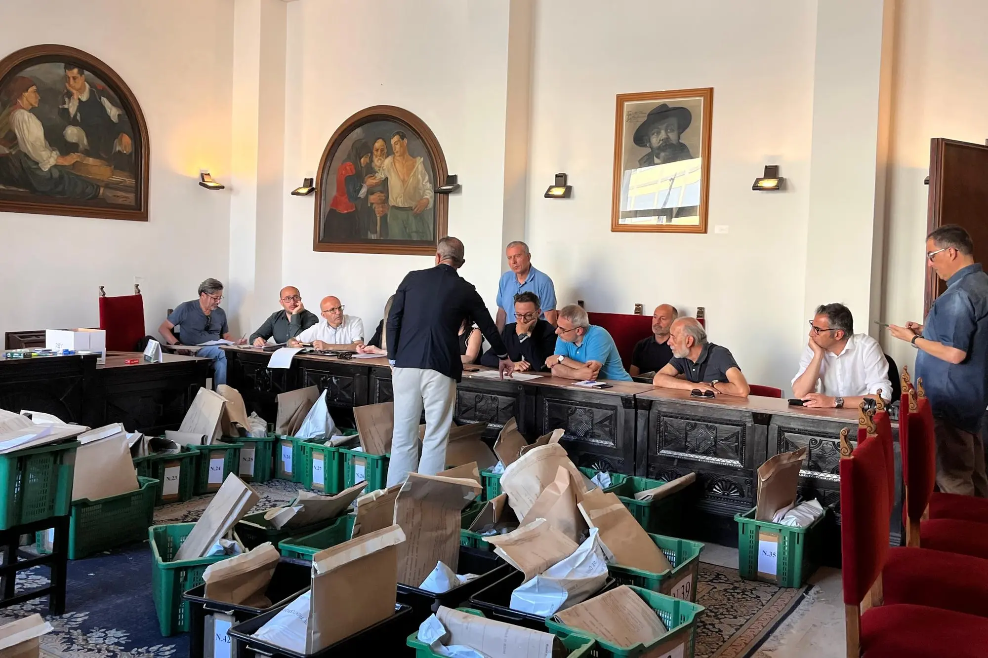 Nuoro, il riconteggio delle schede (Fabio Ledda)