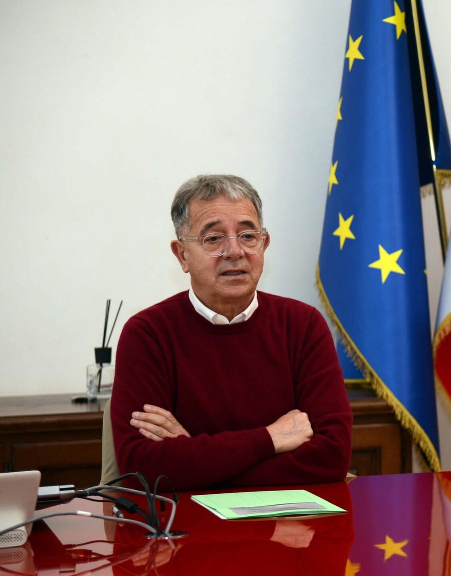 Nizzi vittima di furti di identità