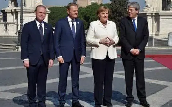 Il premier maltese Joseph Muscat, il presidente del Consiglio europeo Donald Tusk,  Angela Merkel e Paolo Gentiloni
