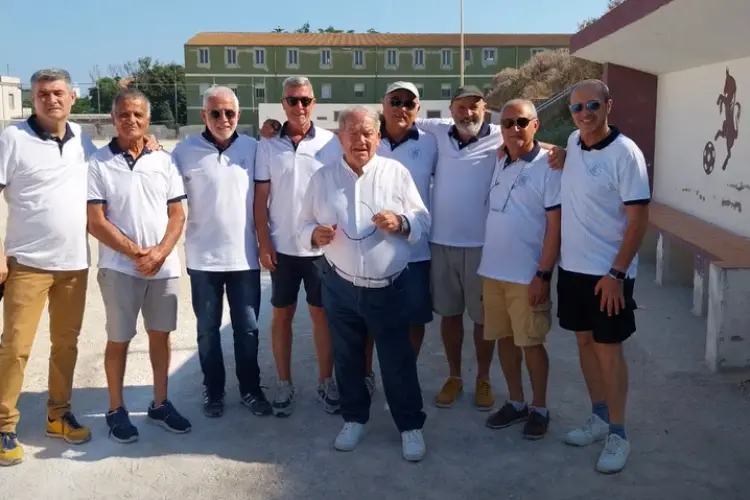 Ex calciatori della Turris-Porto Torres (foto Pala)
