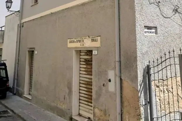 La palazzina di via Josto (foto Pala)