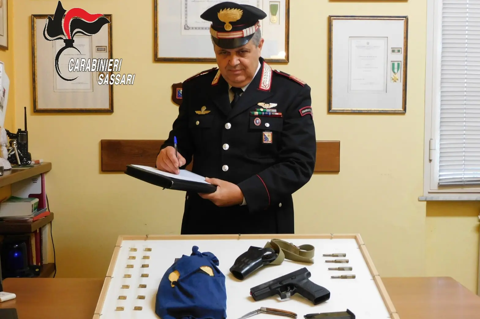 Il materiale sequestrato dai carabinieri