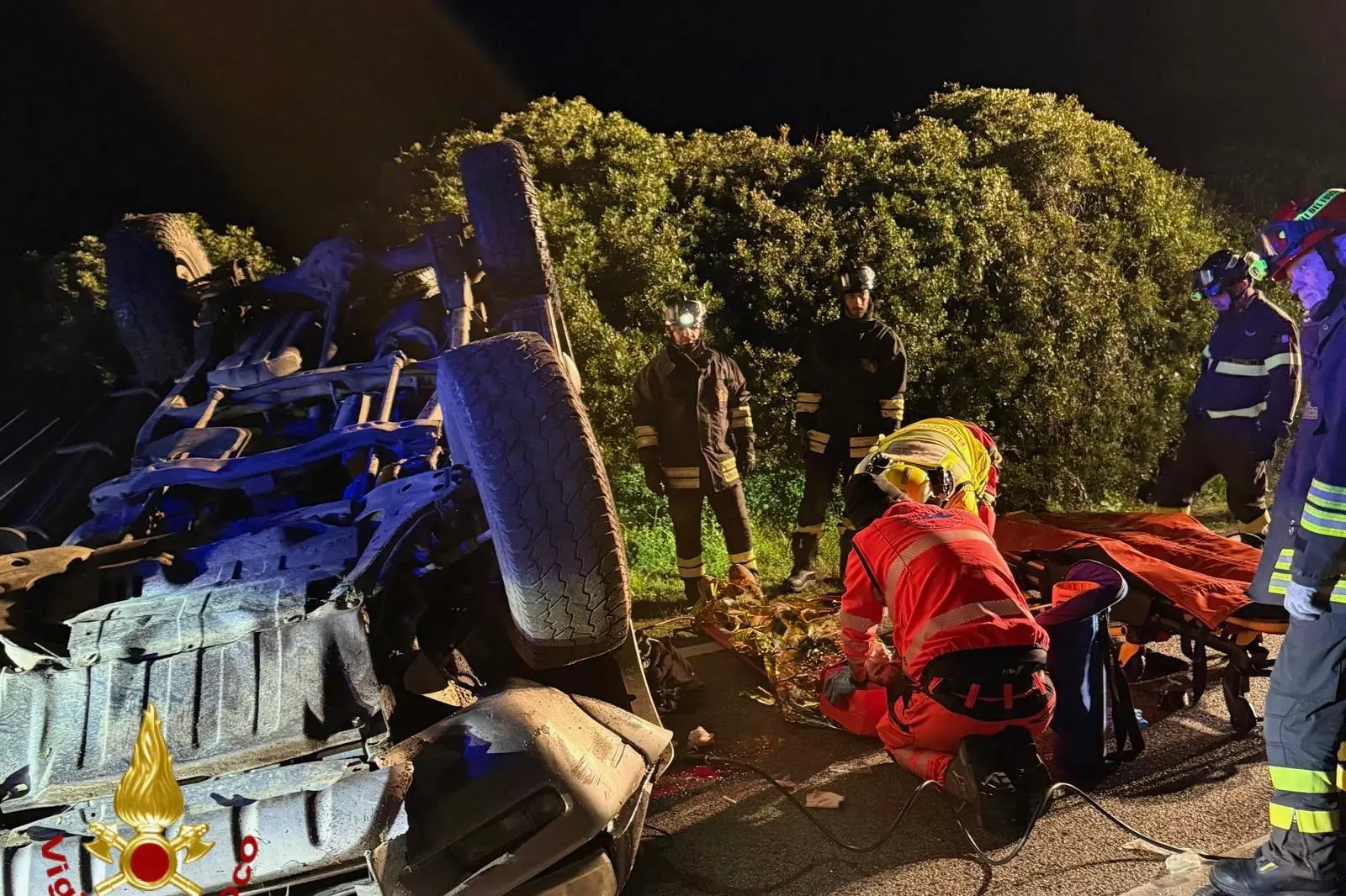 L'incidente sulla statale 133 bis a Santa Teresa (foto vigili del fuoco)