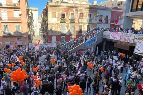 La manifestazione del 2 ottobre a Cagliari (archivio L'Unione Sarda)