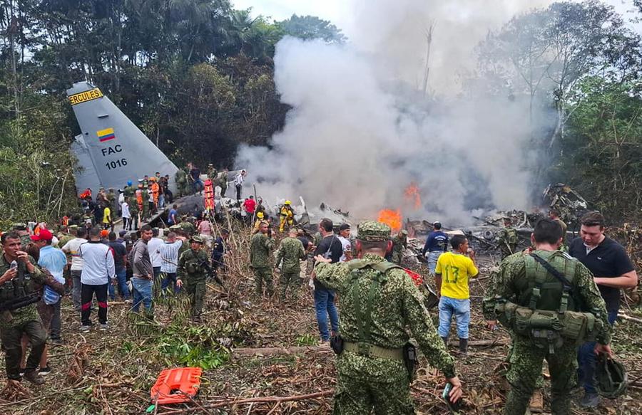 Un aereo militare cade in Amazzonia Almeno 66 morti