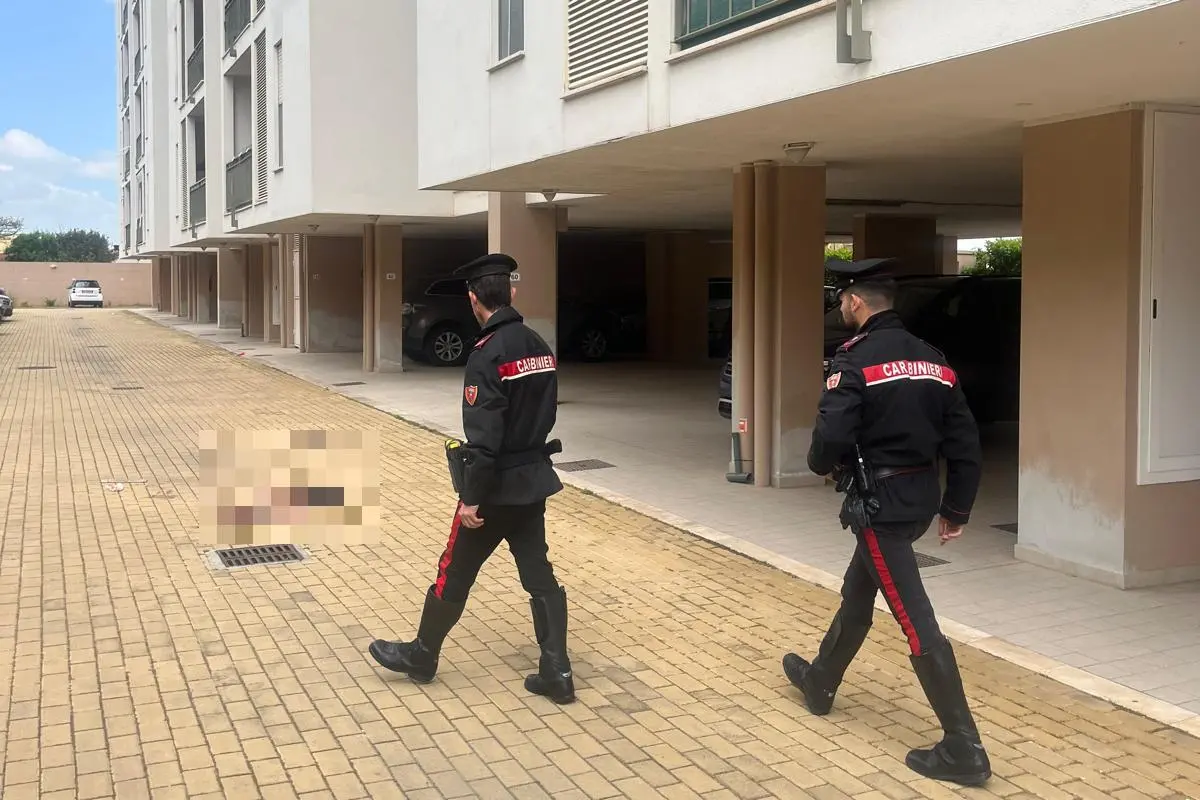 Sopralluogo dei carabinieri nel luogo di ritrovamento del corpo senza vita di Florina Florea (archivio L'Unione Sarda)
