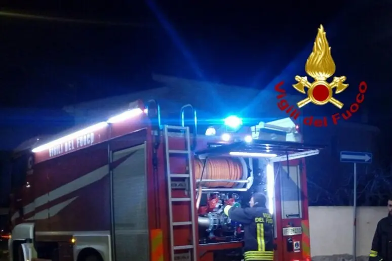 Vigili del fuoco (Ansa)