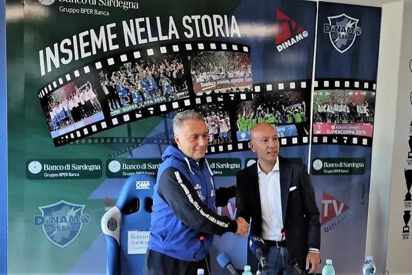 Il coach Piero Bucchi e il presidente Stefano Sardara (foto concessa da Giampiero Marras)
