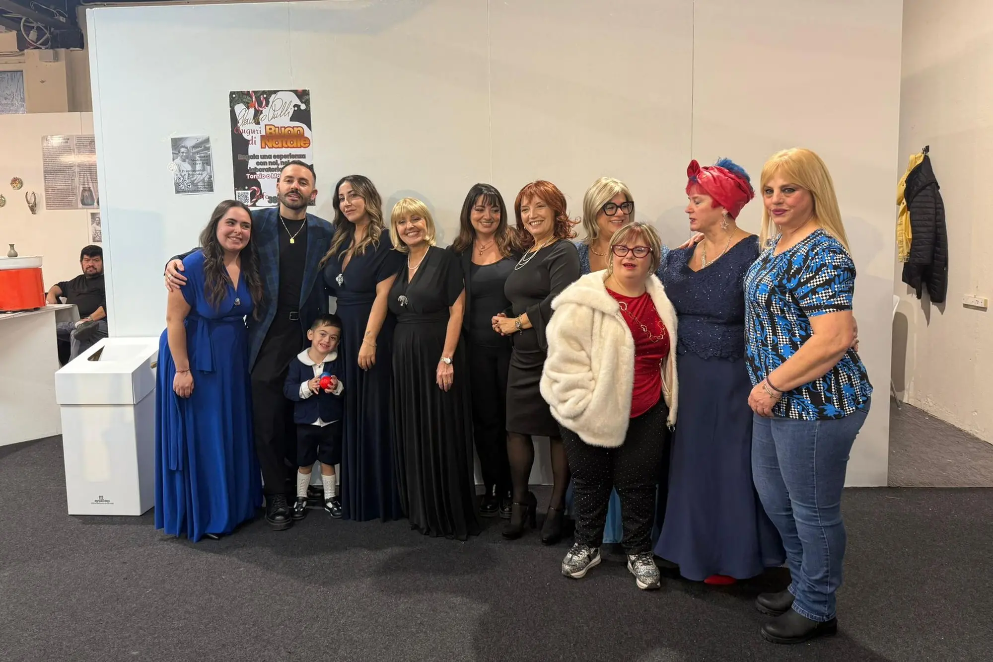 Gli organizzatori della manifestazioni insieme ad alcune pazienti e sostenitrici (Foto Lao)