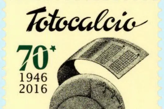 Francobollo speciale per i 70 anni del Totocalcio (Ansa)