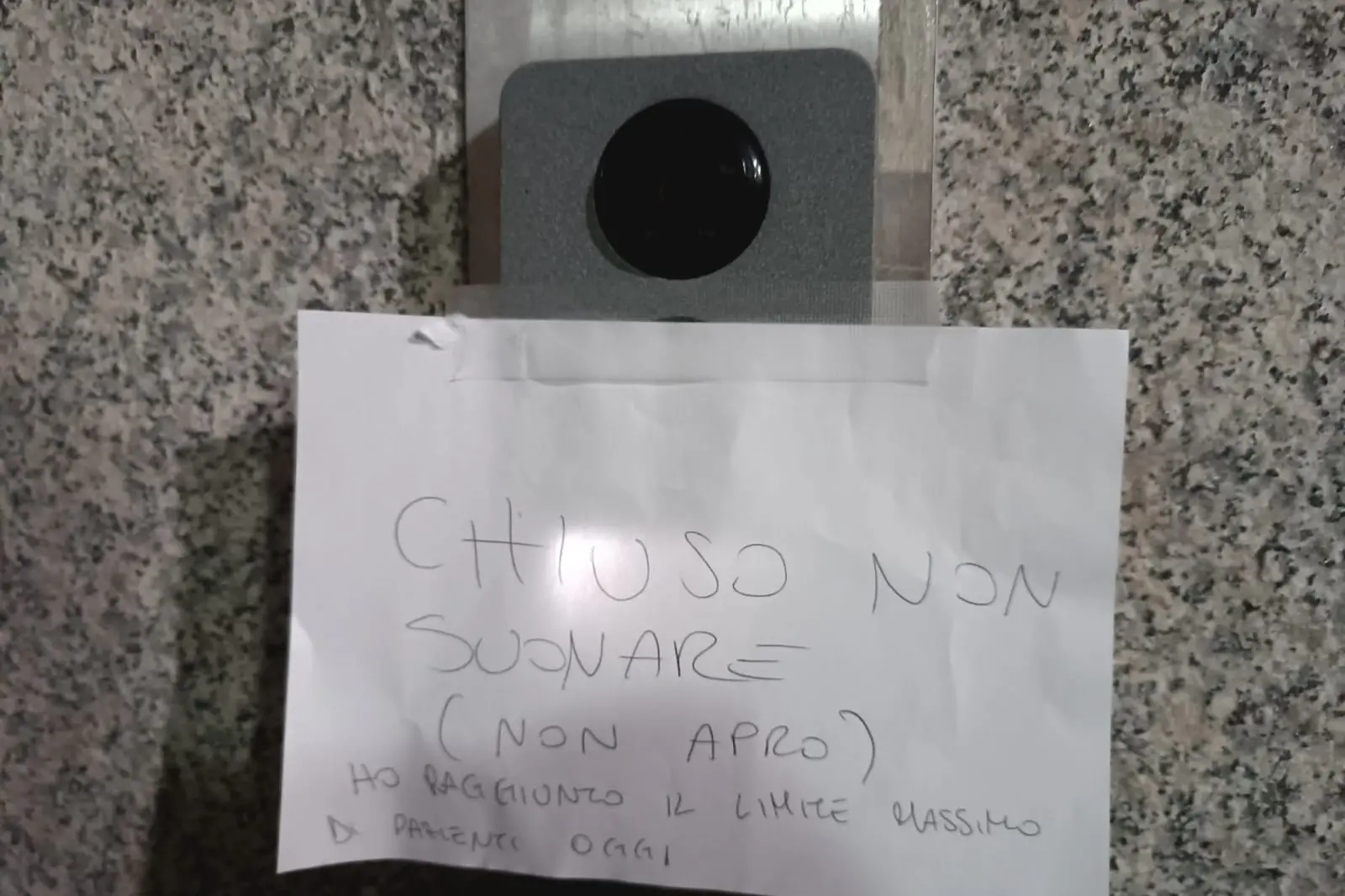 Il biglietto all'ingresso dell'Ascot (foto concessa dall'associazione Ex Esposti)