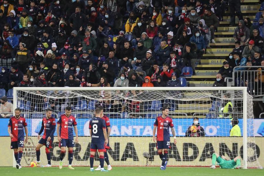 Il Cagliari chiama a raccolta i tifosi: tariffe speciali e pochi posti per i tifosi dell’Inter