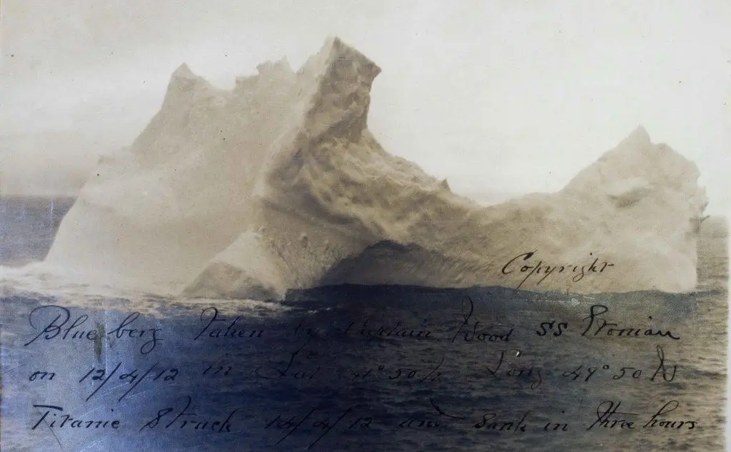 L'iceberg fotografato dopo la tragedia