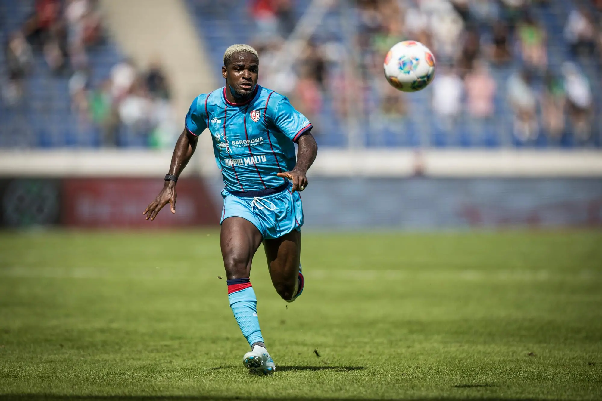 Zito Luvumbo, titolare in Genoa-Cagliari