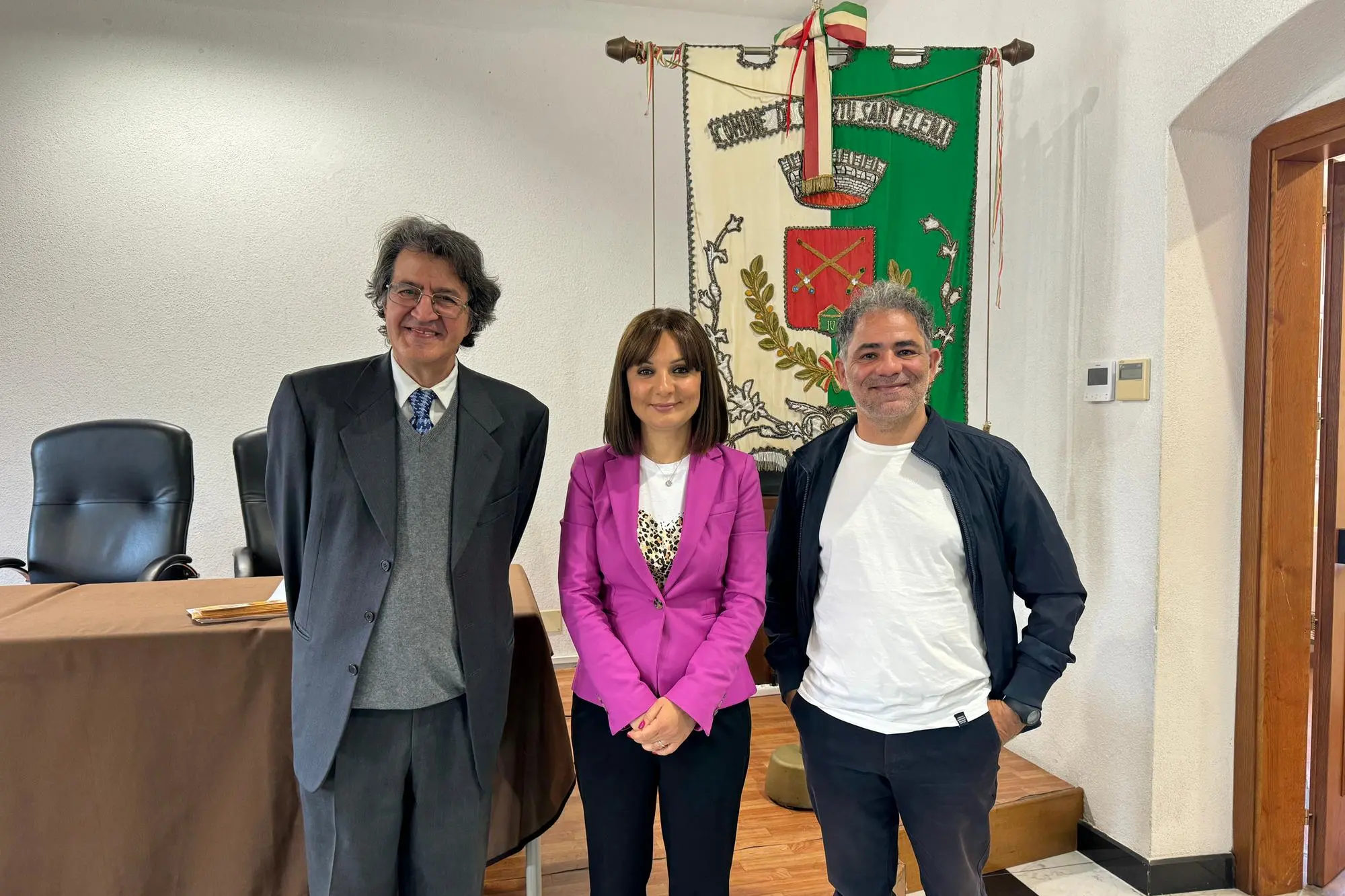 Da sinistra Senio Diaz, l'assessore alla Pubblica Istruzione del Comune di Quartu Cinzia Carta e Simone Onnis (foto L.P.)