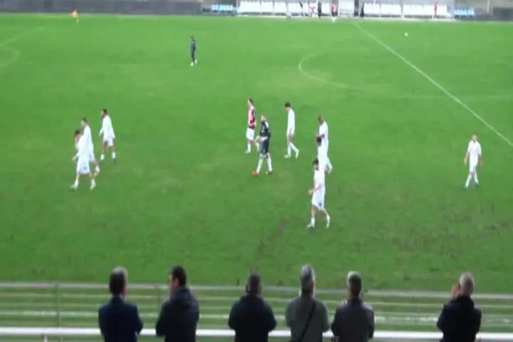 Serie D, l'Olbia combatte ma non morde: Rosseti regala il derby alla Cos