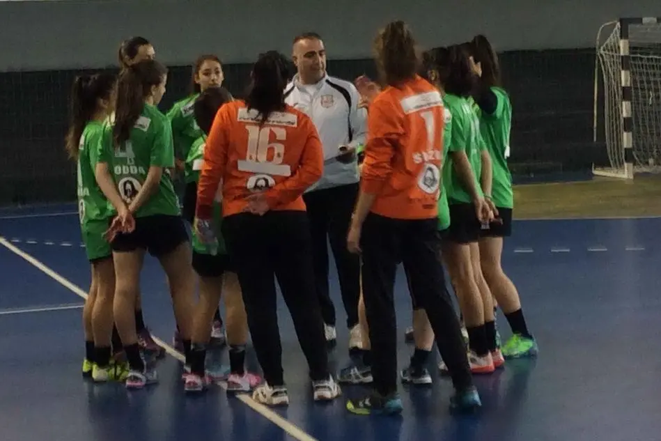 La squadra nuorese con il tecnico Deiana