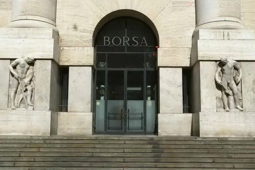 Borsa di Milano (Ansa)