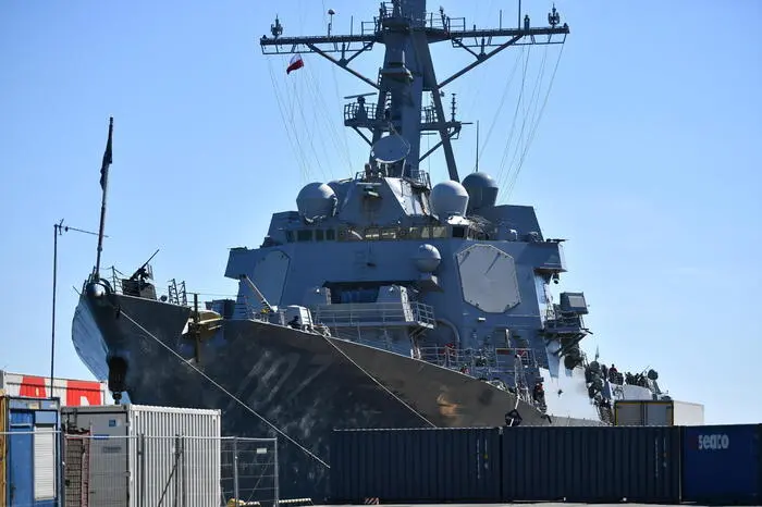epa09997458 American guided-missile destroyer USS Gravely moored at the French Quay in Gdynia, Poland, 05 June 2022. According to a spokesperson for the Third Ship Flotilla, a tactical unit of the Polish Navy, the ship is visiting to resupply and also demonstration of NATO strength. The US ambassador to Poland, Mark Brzezinski, will visit the ship's crew next week. EPA/Adam Warzawa POLAND OUT