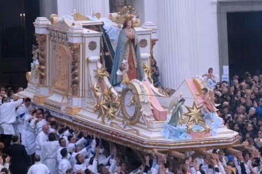 Processione dell'Immacolata, rissa tra il parroco e alcuni fedeli