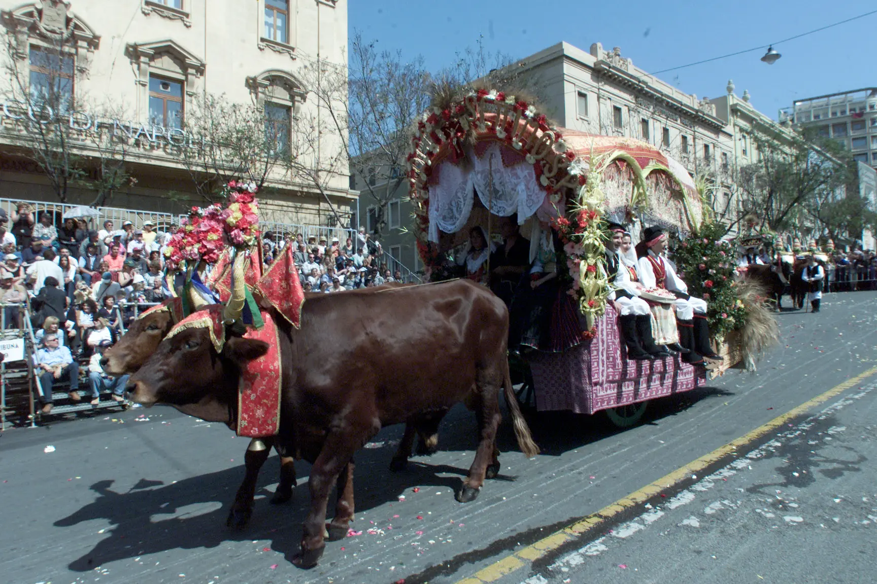 Una delle traccas di Sant'Efisio (Archivio L'Unione Sarda)