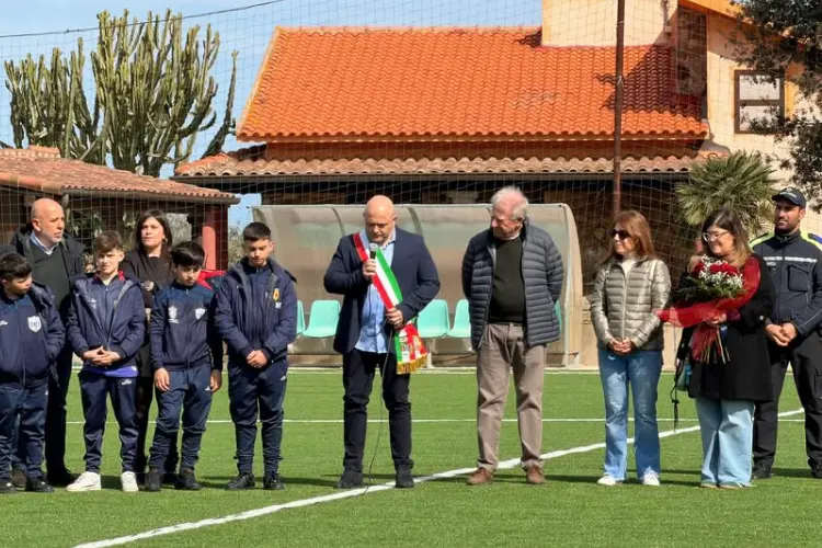 L'inaugurazione del campo sportivo (foto concessa)