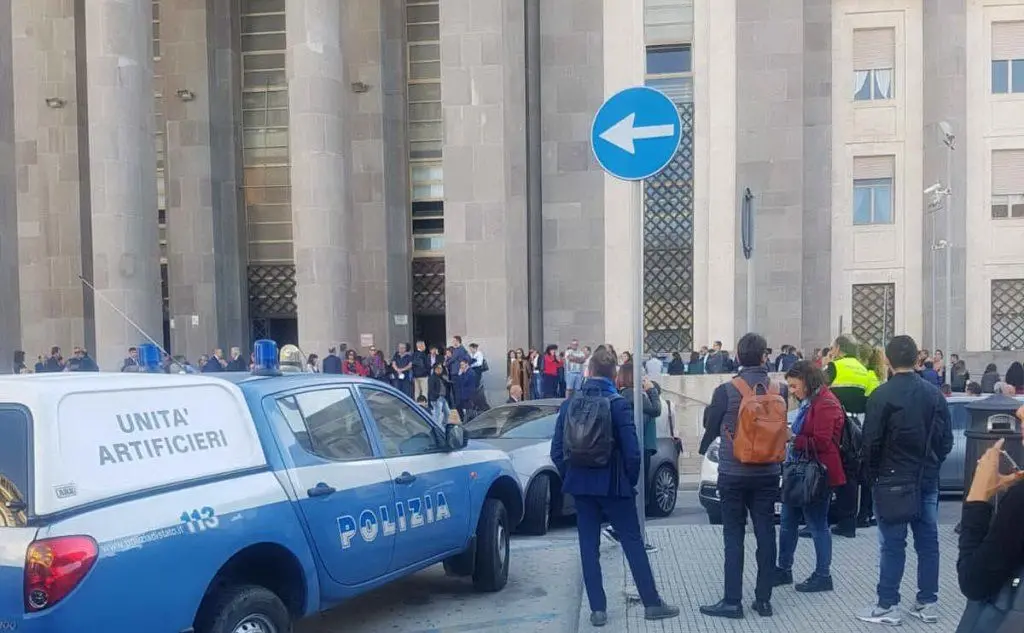 Cagliari, nuovo allarme bomba in tribunale