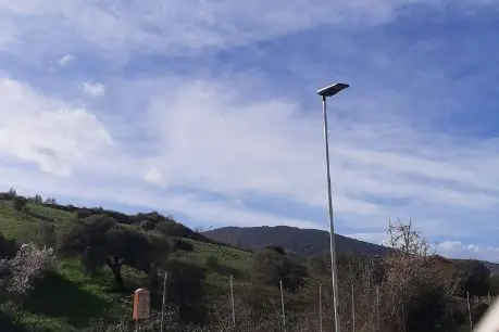 I pali della illuminazione pubblica a Ozieri (foto concessa)