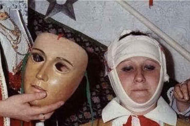 Una maschera per Annadina Cozzoli, prima donna Componidori della Sartiglia