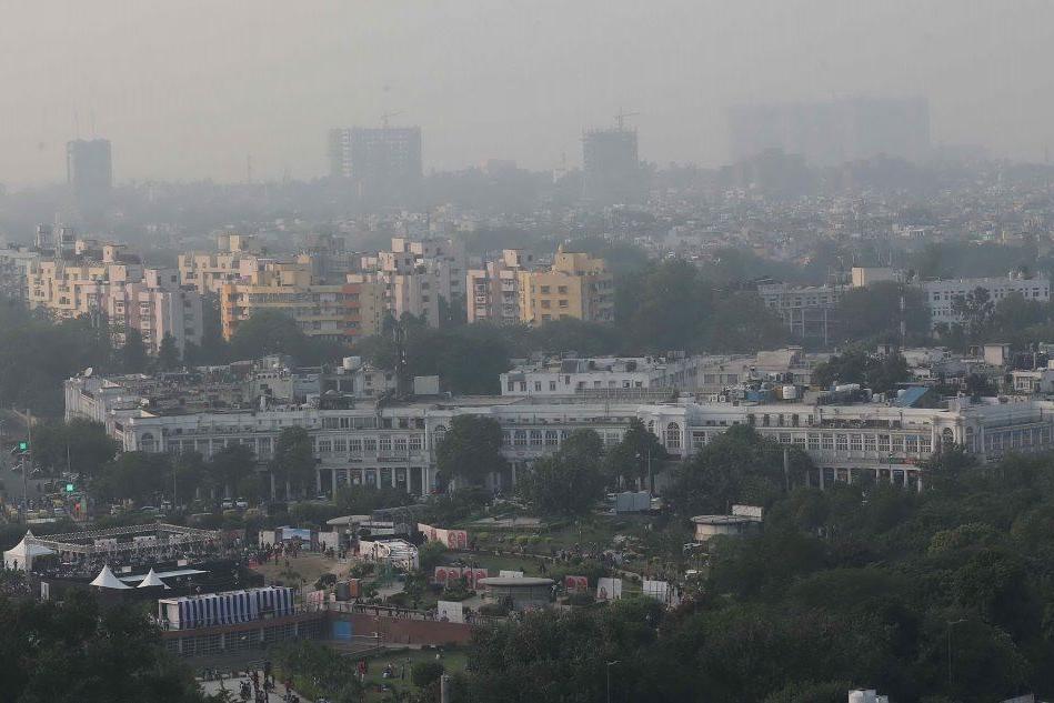 Nuova Delhi, dichiarata l'emergenza inquinamento
