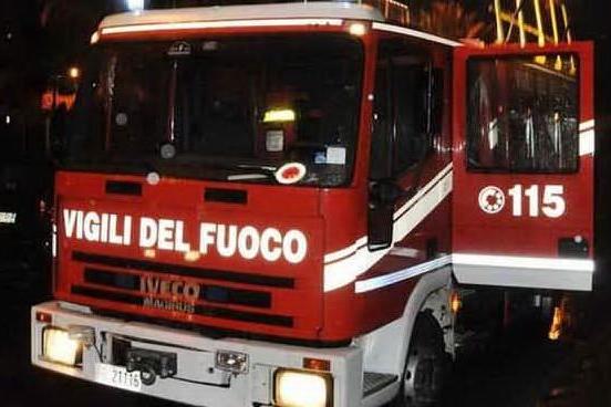 Cagliari: in fiamme l'auto di un consulente della Procura
