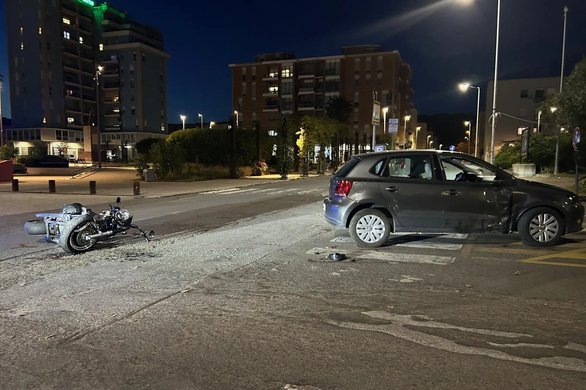 I mezzi coinvolti nell'incidente (foto Fabio Murru)