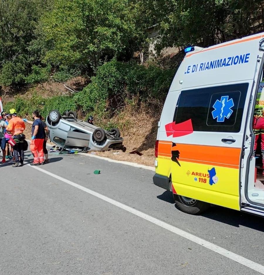 Con l’auto fuori strada: è grave