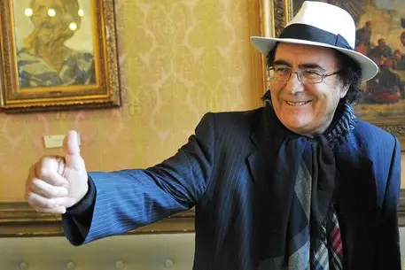 Al Bano Carrisi a Torino per presentare il suo nuovo concerto, Torino, 2 maggio 2016. ANSA/ALESSANDRO DI MARCO