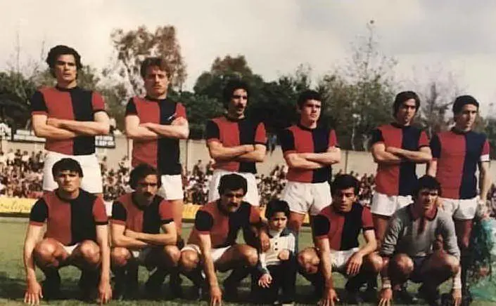 La formazione del Porto Torres che il 28 maggio 1978 affrontò a Nuoro il Carbonia (foto concessa dalla società)