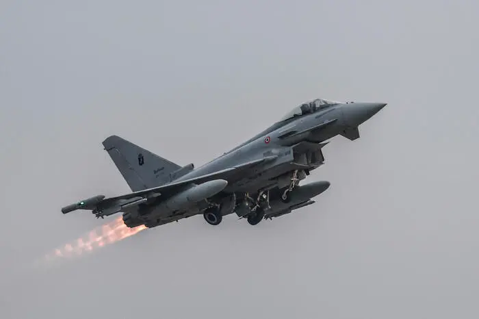 Caccia militari (foto Ansa)