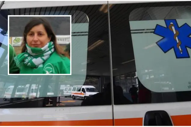 Un'ambulanza, nel riquadro la vittima (foto L'Unione Sarda)