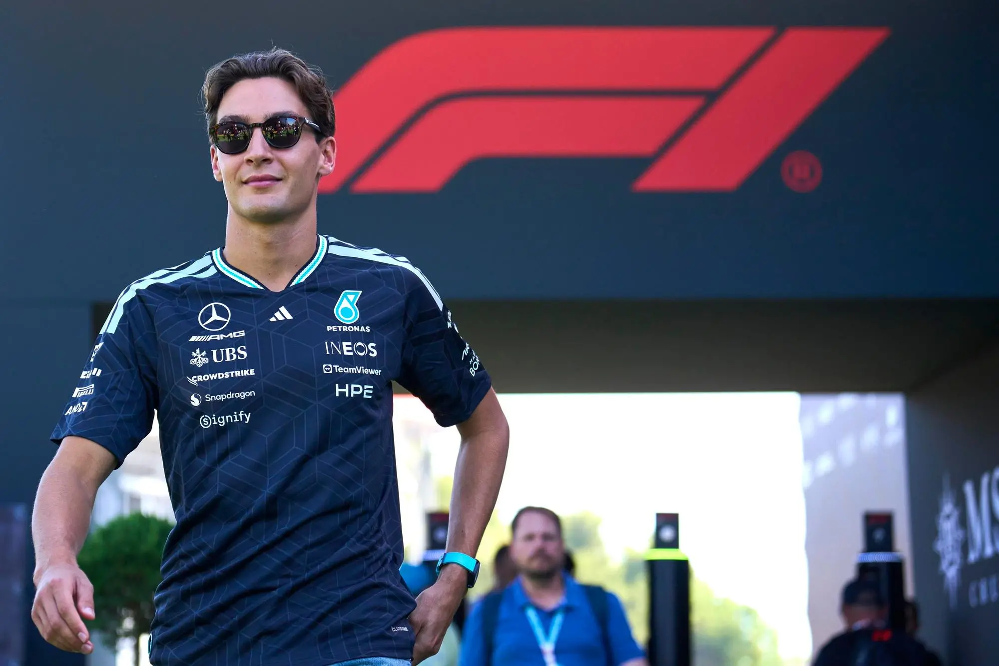 Gp Barcellona: Russell in pole position, secondo Hamilton
