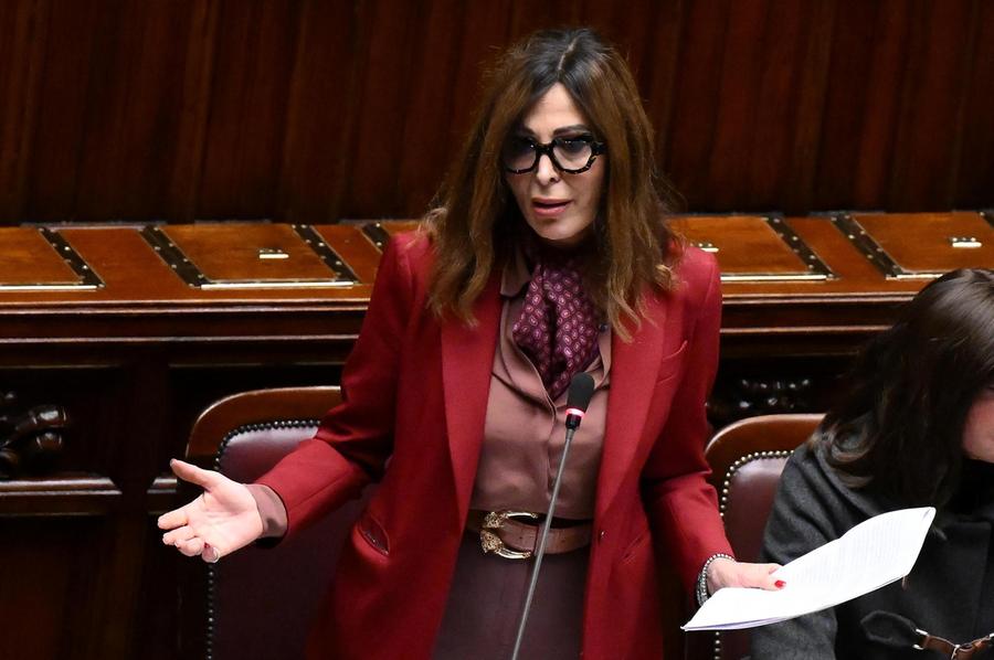 Santanchè e la truffa all’Inps: sospeso il processo alla ministra del Turismo