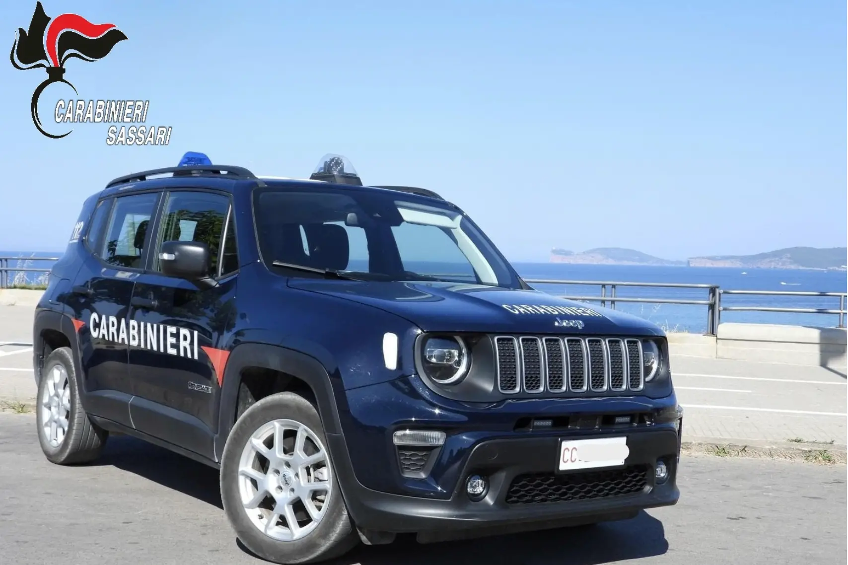 Un'auto dei carabinieri ad Alghero