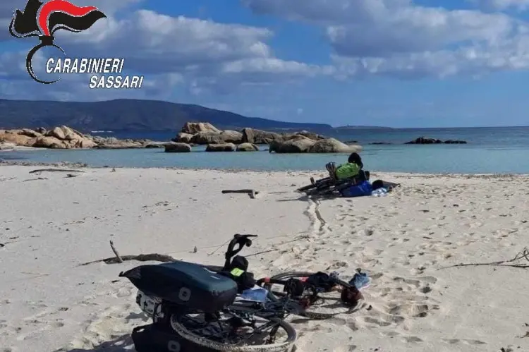 Le bici delle turiste multate all'Asinara (foto concessa)