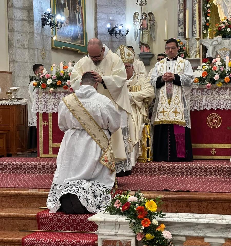 Fra Davide, 29 anni, diventa sacerdote «nel segno di Sant’Ignazio da Laconi»