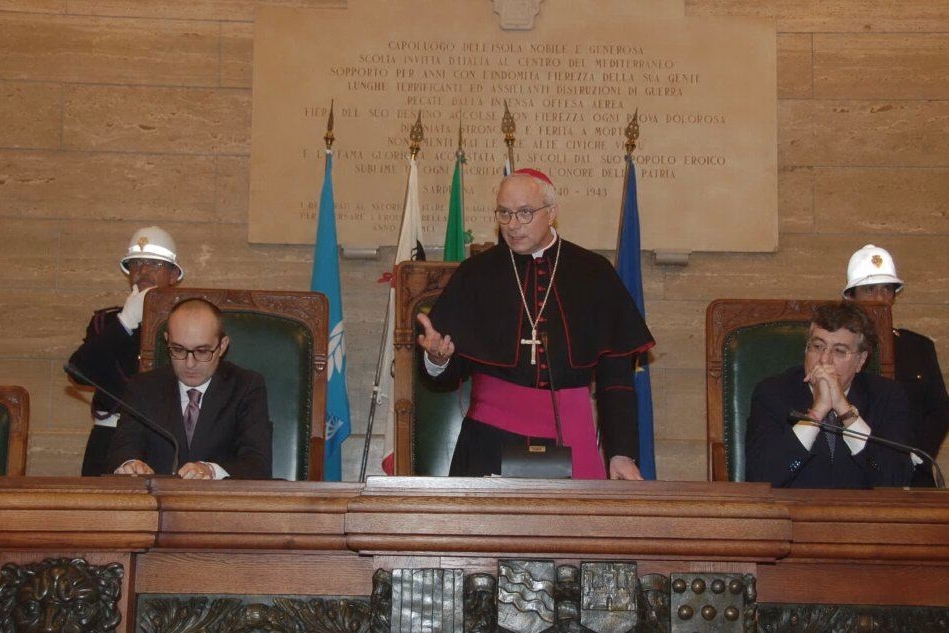 L'arcivescovo di Cagliari in Consiglio comunale