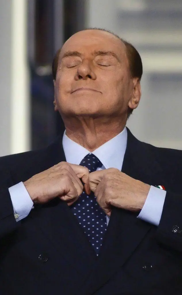 Silvio Berlusconi, ospite della trasmissione di Bruno Vespa nei giorni convulsi pre dimissioni