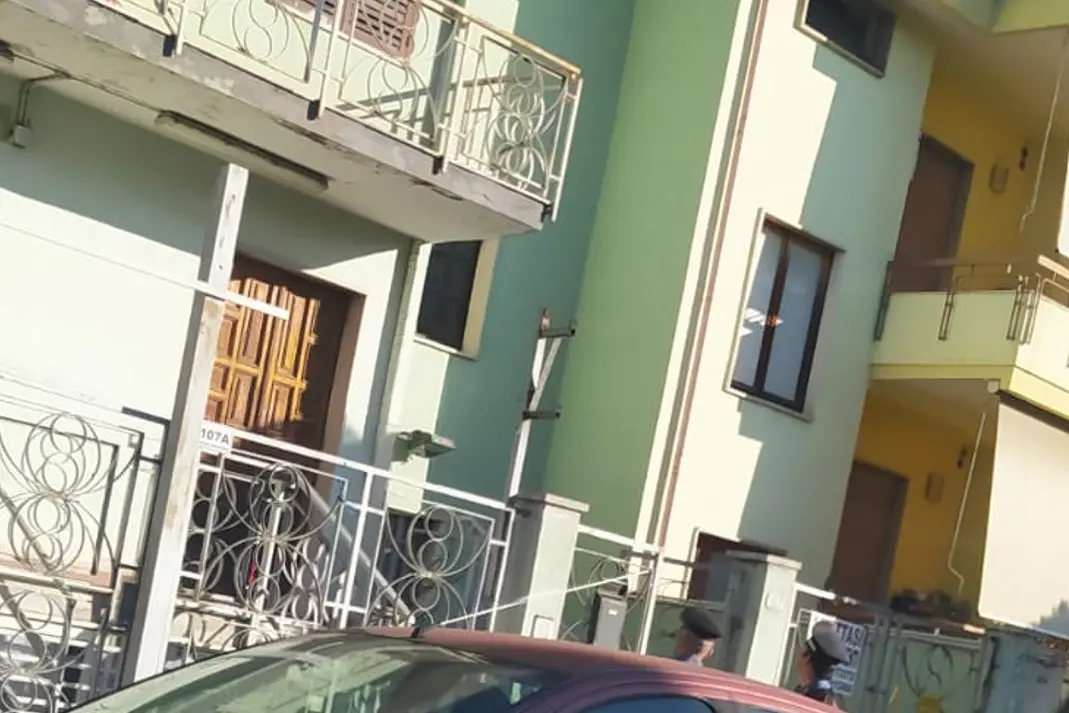 L'appartamento dove è scattato il blitz (Foto L'Unione Sarda - E.F.)