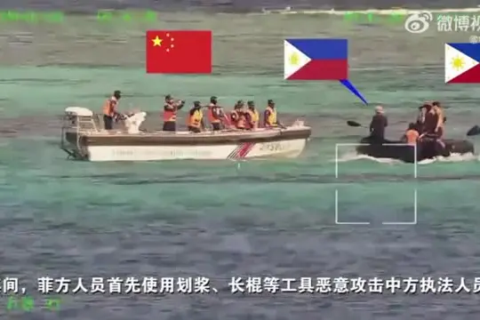 Mar Cinese, Cina e Filippine si sfidano a colpi di video (e di remi)