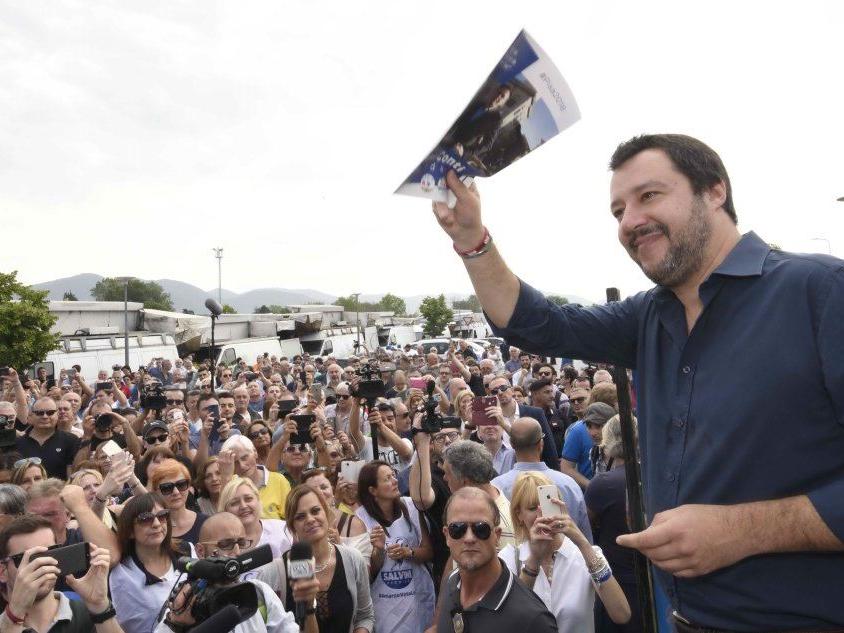 Salvini all'Interno: &quot;Tagliamo i 5 miliardi destinati ai migranti&quot;