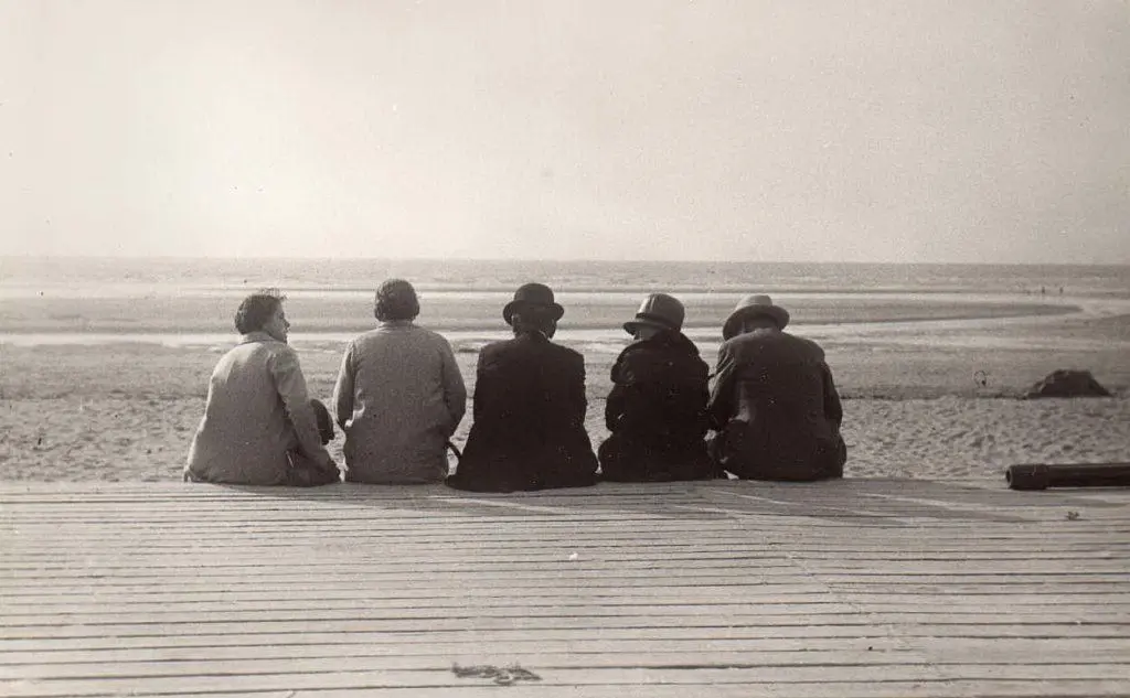Alfred Latour, Paid Vacation, Normandy, 1930s. Courtesy Fondation Alfred Latour