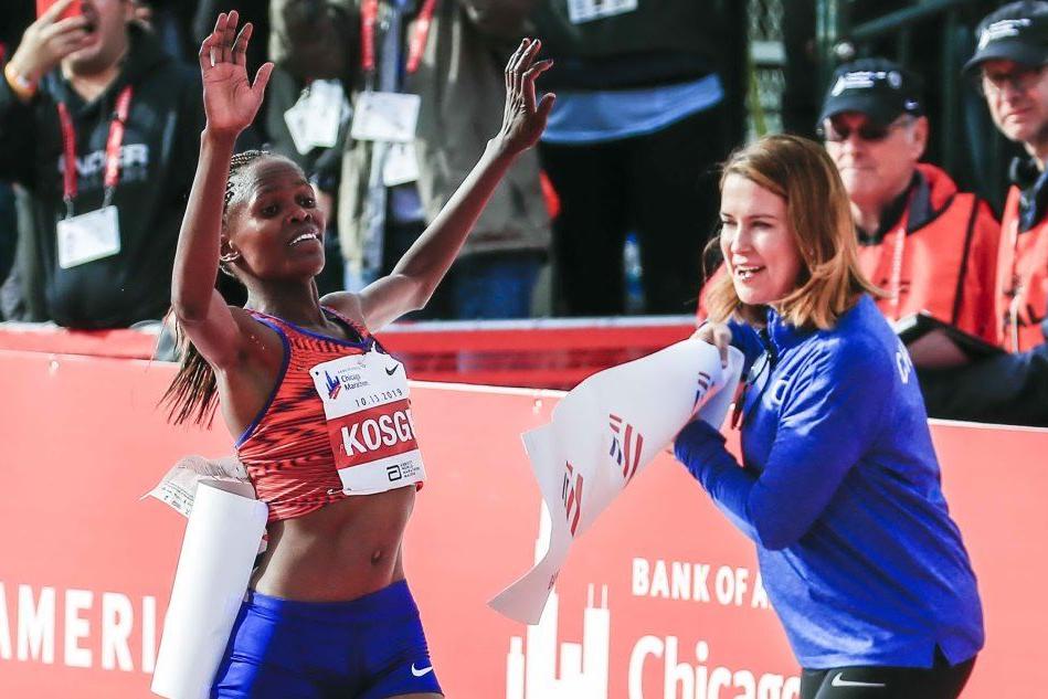 Atletica, maratona donne: Kosgei stabilisce il nuovo record del mondo
